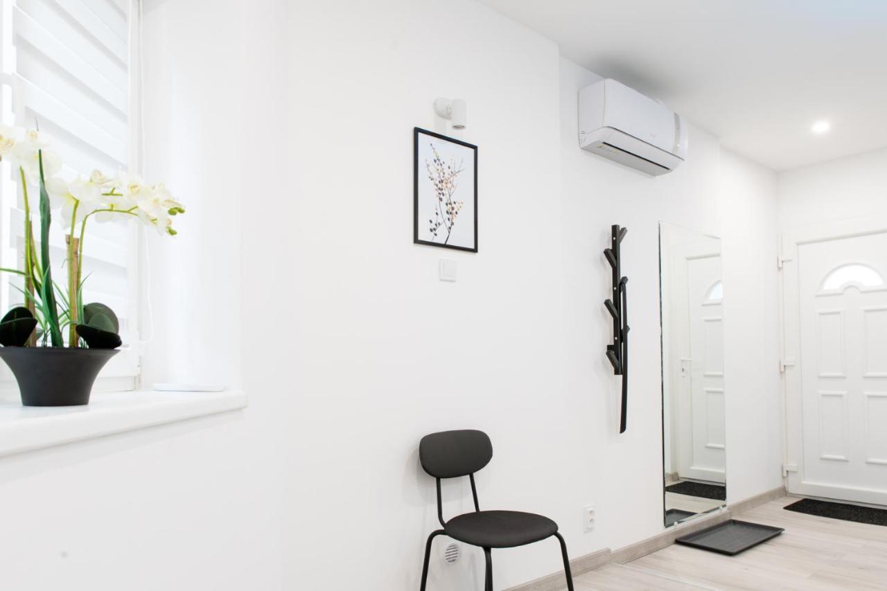 The Central Border Premium Apartment Štúrovo Esterno foto